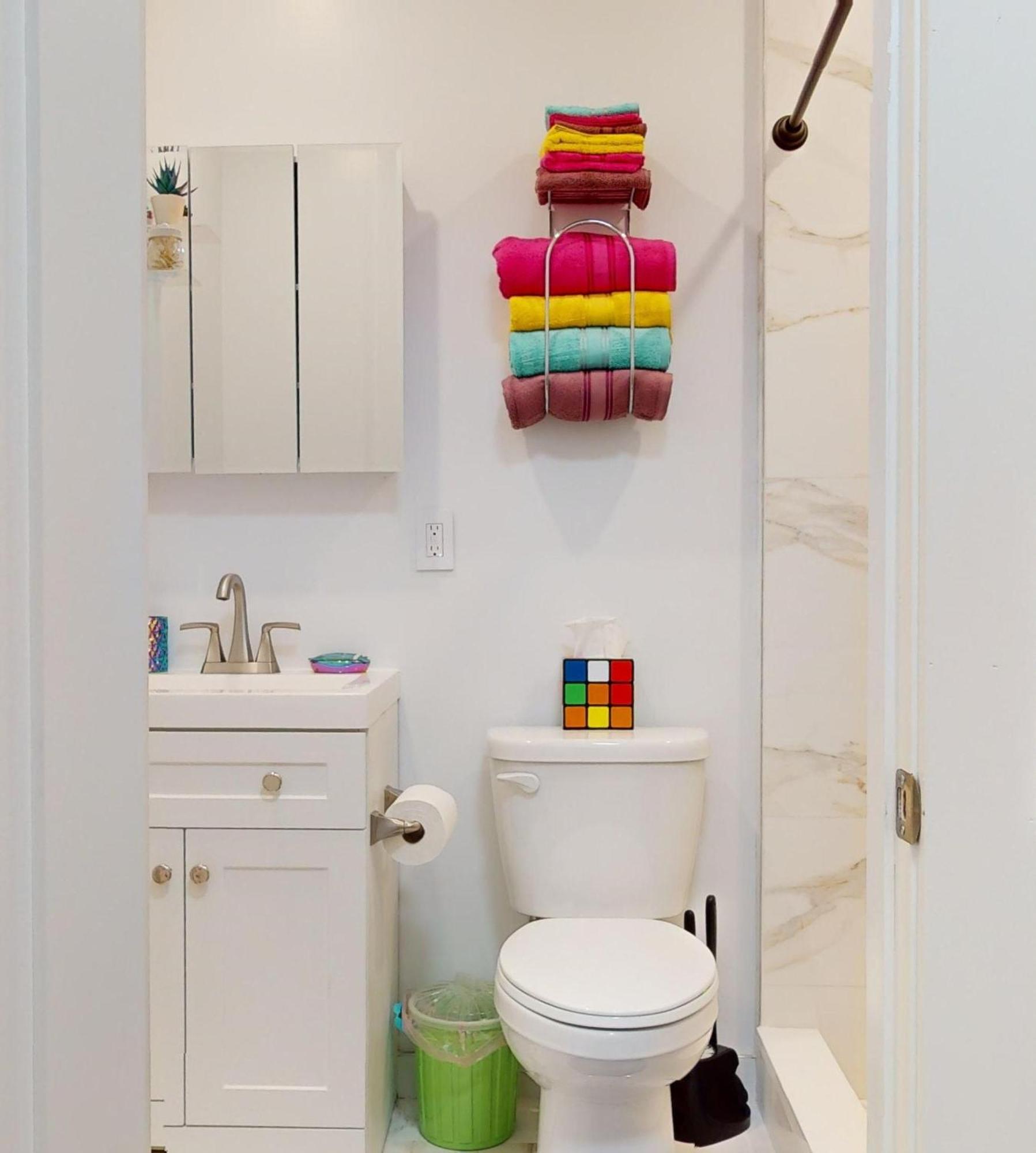 Апартаменты Funky & Colorful Urban Getaway, 20 Minutes To Nyc Хобокен Экстерьер фото